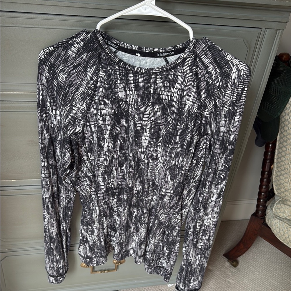 lululemon athletica Black and White Women's Top